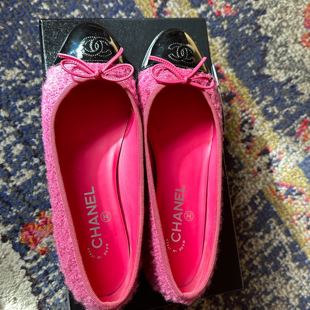 Chanel - size 39 pink and black grosgrain ballet flats